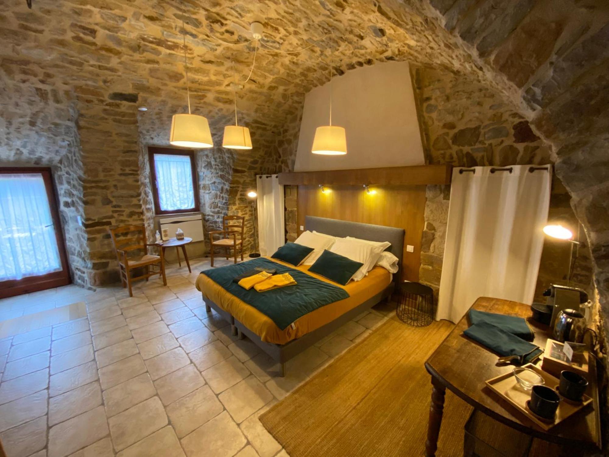 Les Caselles, Gite Et Maison D'Hotes Saint-Beauzely Ngoại thất bức ảnh